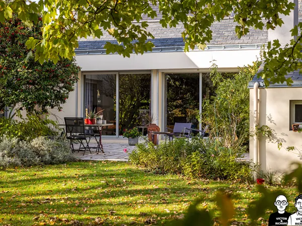 MAISON D'ARCHITECTE - LUMIÈRE, CALME ET CONFORT DE VIE À LA CHAPELLE-SUR-ERDRE 