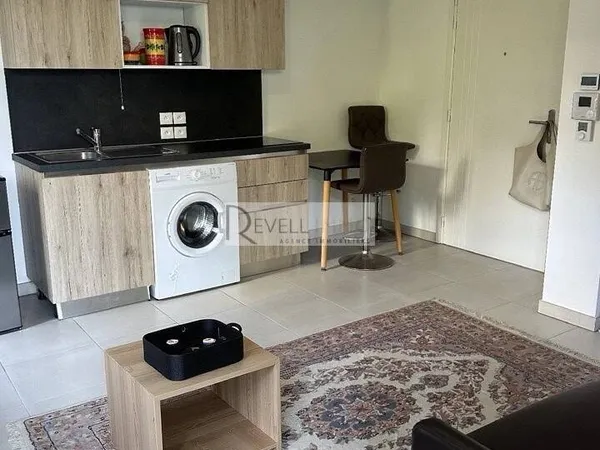 Studio 1 pièce 28 m² 