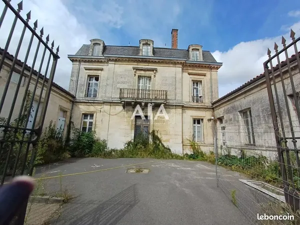 Maison 6 pièces 300 m² 