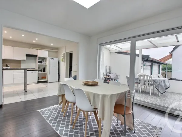 Maison 6 pièces 140 m² 