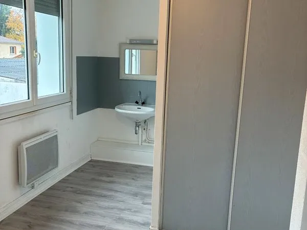 Appartement T3 tarbes 67m2 rez de chaussée spacieux duplex parking facile et gratuit 