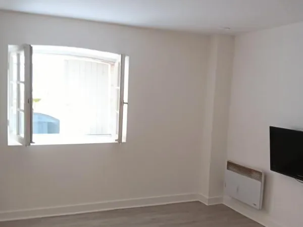 Studio 1 pièce 20 m² 