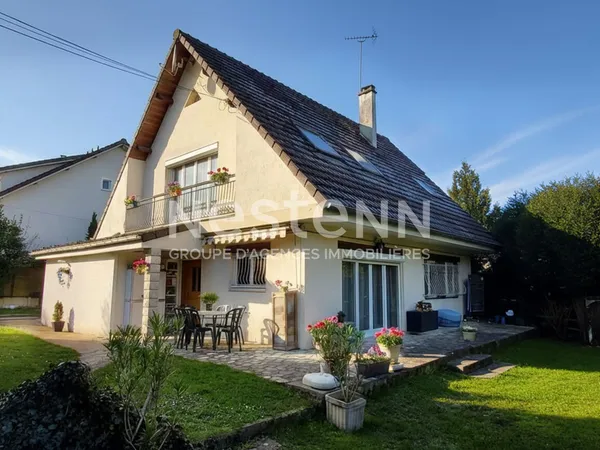 Nestenn Igny - Maison Familiale 170 m² de 8 Pièces, Secteur très recherché proche place de la 