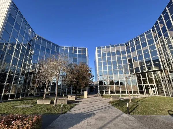 Bureaux 2384 m² 