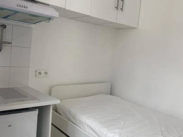 Appartement 1 pièce 9 m² 