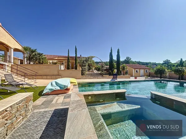 Maison 10 pièces 270 m² 