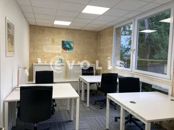 Bureau et espace de travail Location Le Bouscat   2880€