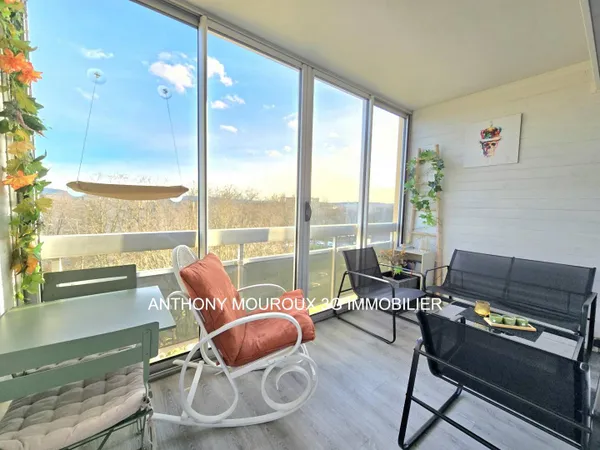 Appartement 4 pièces 77 m² 