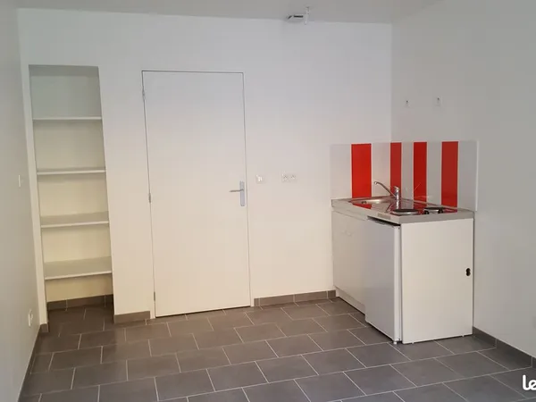 Studio - 19m² - terrasse privative - Faubourg d'Isle 