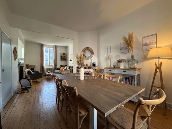 A vendre, jolie Maison ancienne rénovée type 6 avec jardin 