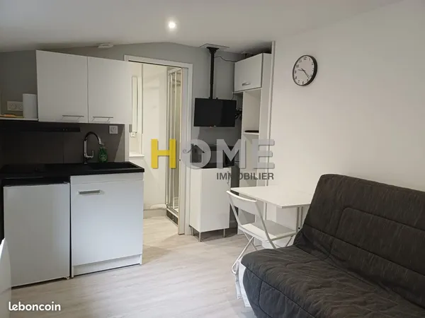 Studio 1 pièce 12 m² 