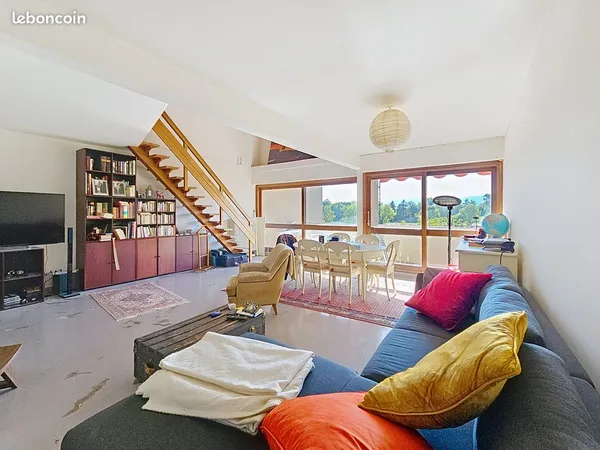 Appartement T3 en duplex à rénover à 10 minutes à pied de la frontière Suisse 