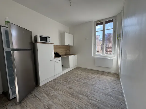 APPARTEMENT F1 MEUBLE 