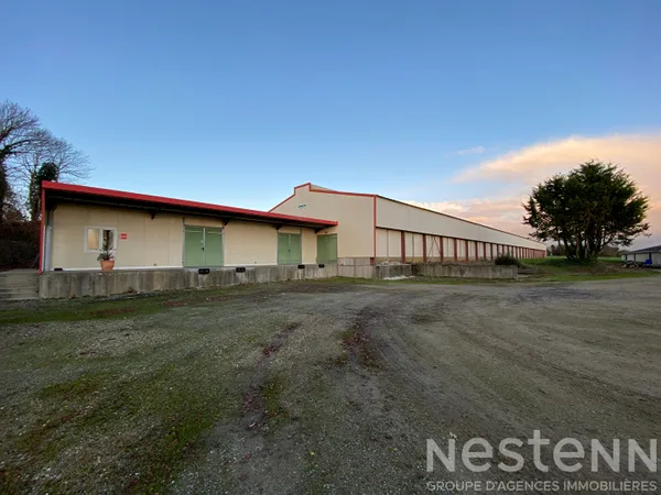 hangar de stockage + bureau 2000 m2 