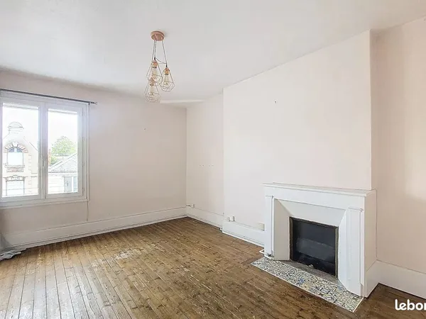 Appartement T3 - 59 m² - Tours Nord - Fort potentiel / À rénover 