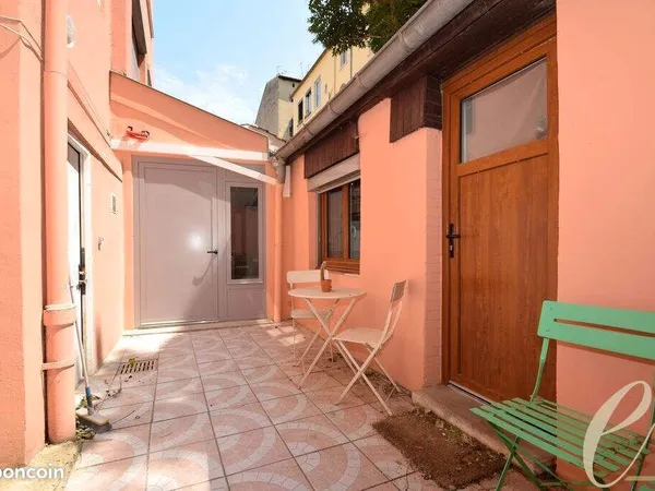 Studio 1 pièce 16 m² 