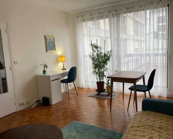 Studio 1 pièce 32 m² 
