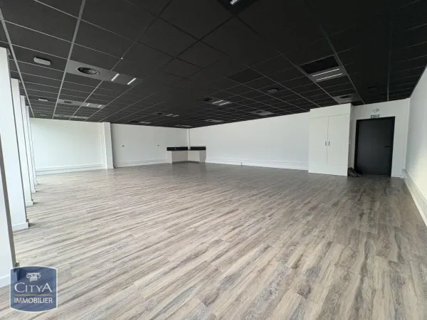 Local professionnel 106 m² 