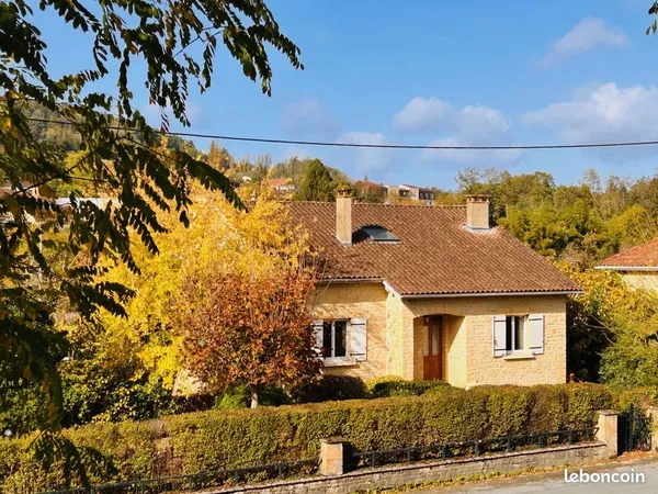 Propriété 8 pièces 194 m² 