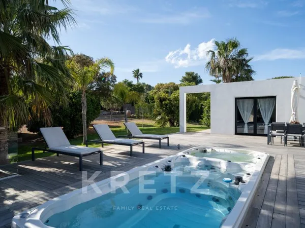 A 10 minutes de Porto Vecchio, maison contemporaine d'architecte à vendre