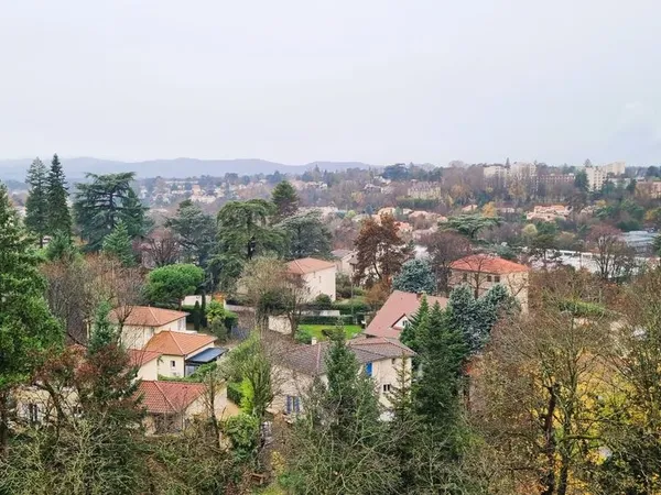 APPARTEMENT STANDING 120m² AVEC TERRASSE 