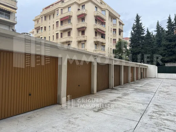 Location garage de plain-pieds Nice Bd Dubouchage 