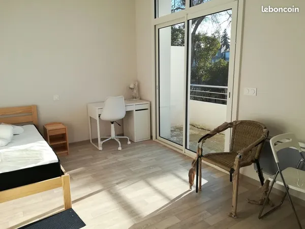 Studio 1 pièce 20 m² 