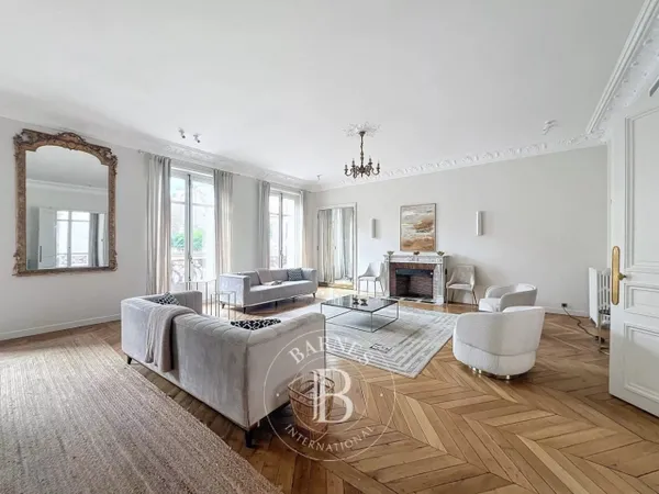 Le service location de la maison BARNES vous présente ce bien : 