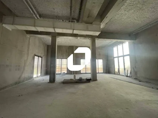 Local commercial 837 m² 