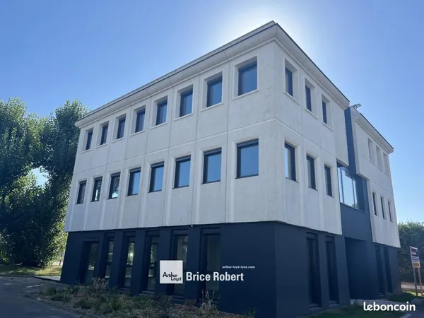Bureaux 332 m² 