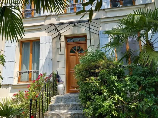 Appartement 6 pièces 215 m² 