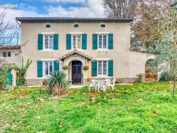 Maison de caractère 6 pièces - 137m2 - Terrain 2390m2 - Dépendances - Marsaz - Prix : 349.990 