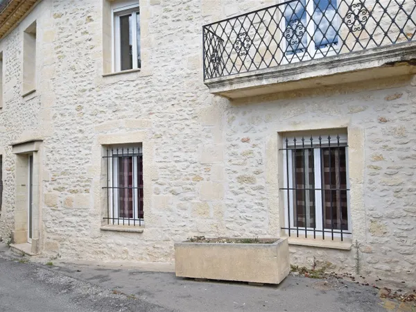 Belle et spacieuse maison de village P8 d'env. 252m2 avec ga 