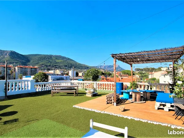Appartement 3/4 pièces 104m² avec terrasse sud / entièrement meublé / 1er et dernier étage / 