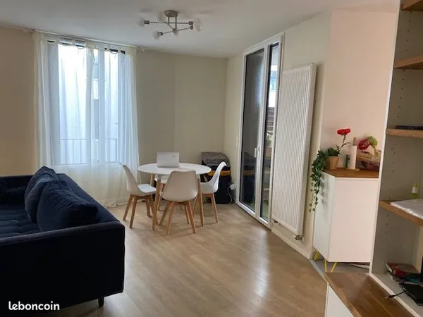 Chambre étudiante dans appartement moderne - Quartier des Bassins à Flot 