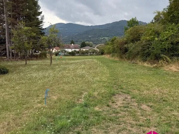 Terrain 3 085 m² Retournac 