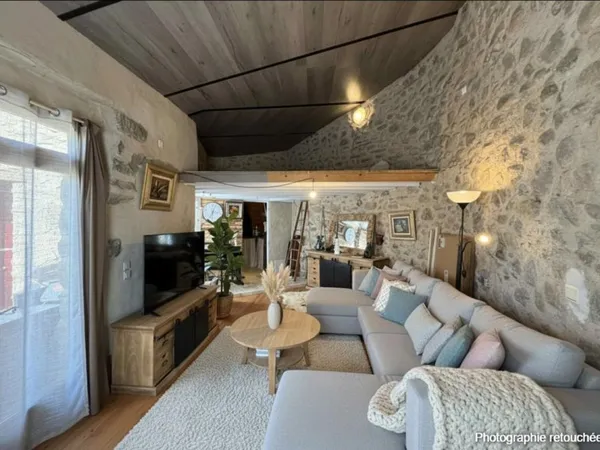 Maison en pierre atypique à Fuilla – Coup de cœur assuré !