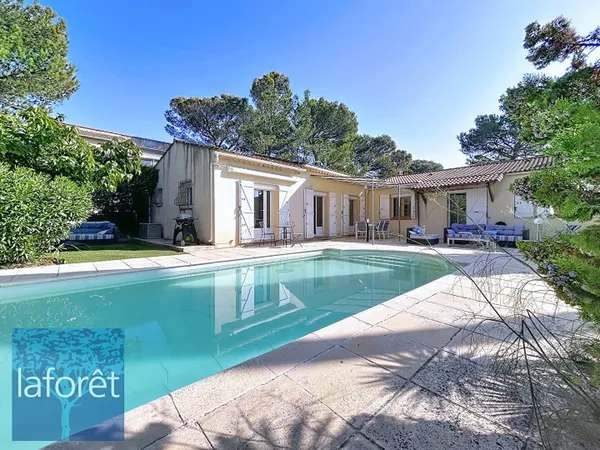 VILLA LAMBESC - plain pied 