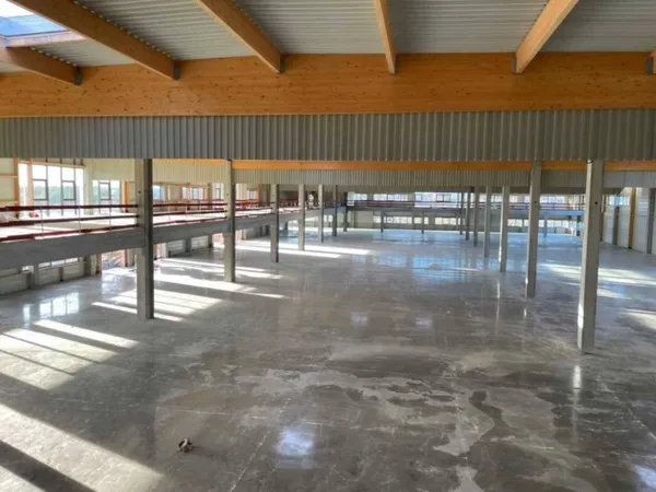 Local d'activité 2788 m² 