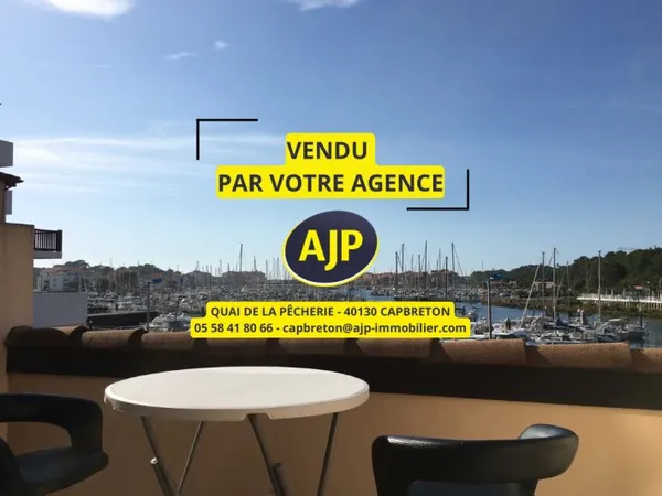 CAPBRETON PROCHE HOSSEGOR - STUDIO VUE PORT EN PARFAIT ETAT AVEC CELLIER