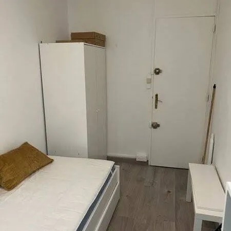 Studio 1 pièce 12 m² 