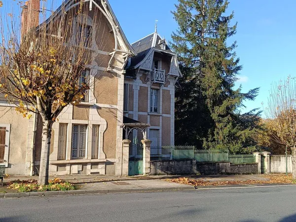 Maison 8 pièces 270 m² 