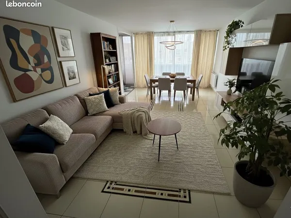Bel appartement lumineux de 80 m² avec place de parking 
