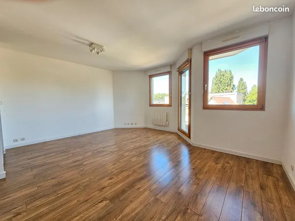 Studio 1 pièce 35 m² 