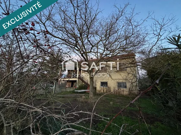 Villa avec grand jardin de 7300 m² 