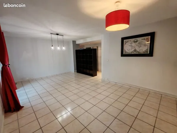 T3 traversant - 65m² - À deux pas du métro 