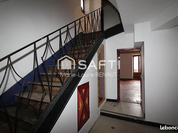 Maison 9 pièces 240 m² 