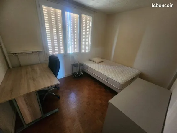Chambre meublée en colocation (3 occupants) dans T4, Plateau de St Rambert, Lyon 9e