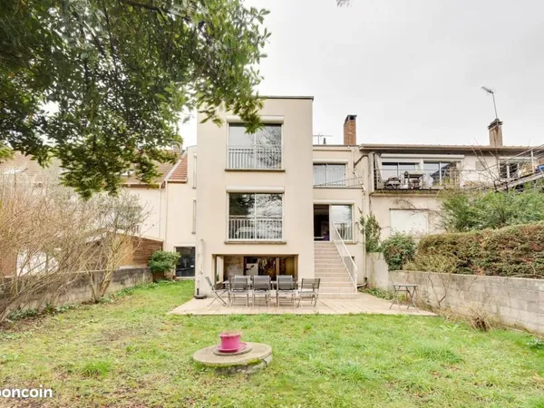 Maison 8 pièces 178 m² 