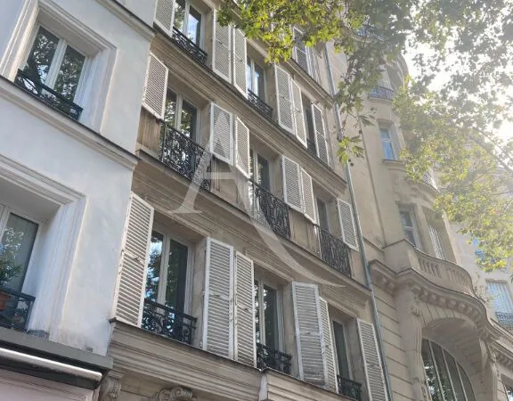 Studio 1 pièce 33 m² 